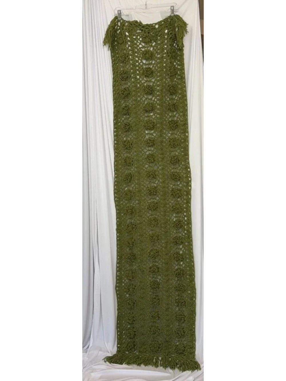 Vtg 70s Handmade Crochet Granny Boho Flower Green Table Runner Dresser Scarf
